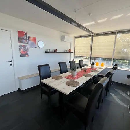 Gt Lounge